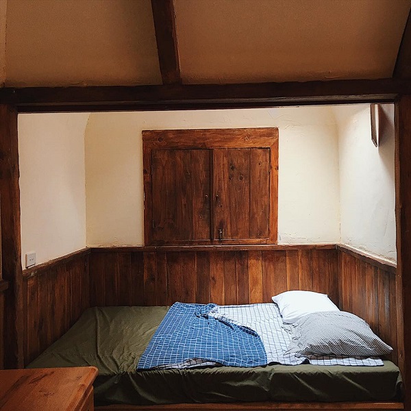 HOBBIT HOUSE - U Lesa