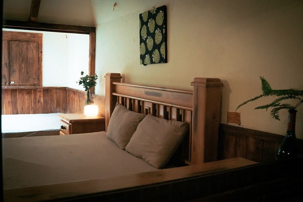 HOBBIT HOUSE - U Lesa