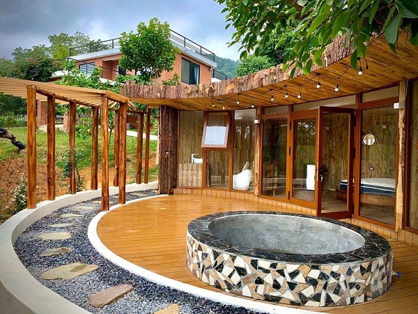 Nh&agrave; Cung Trăng U Lesa