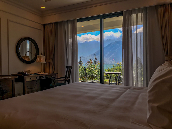 phòng view núi silk path sapa resort
