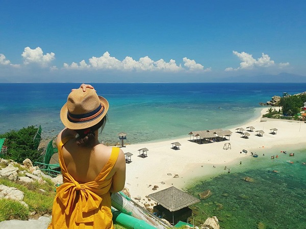b&atilde;i tắm đ&ocirc;i-h&ograve;n nội-đảo yến-nha trang