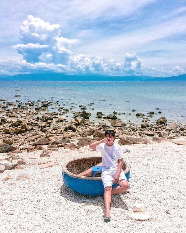 thăm quan g&igrave; ở b&atilde;i tắm đ&ocirc;i-h&ograve;n nội-đảo yến-nha trang