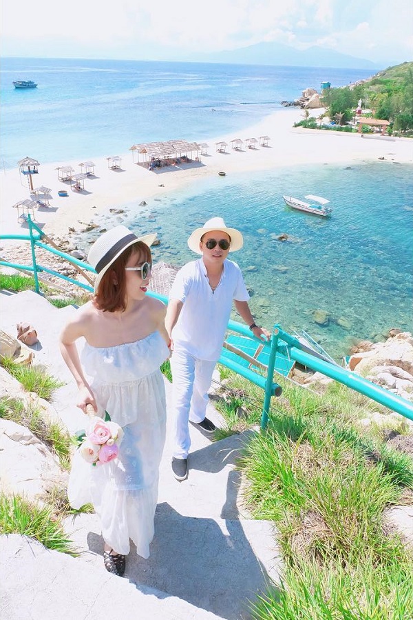b&atilde;i tắm đ&ocirc;i, h&ograve;n nội, nha trang