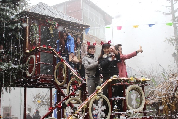 lễ hội m&ugrave;a đ&ocirc;ng sapa