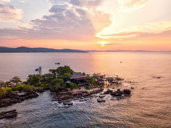 Rock Island Club-nam nghi phu quoc resort